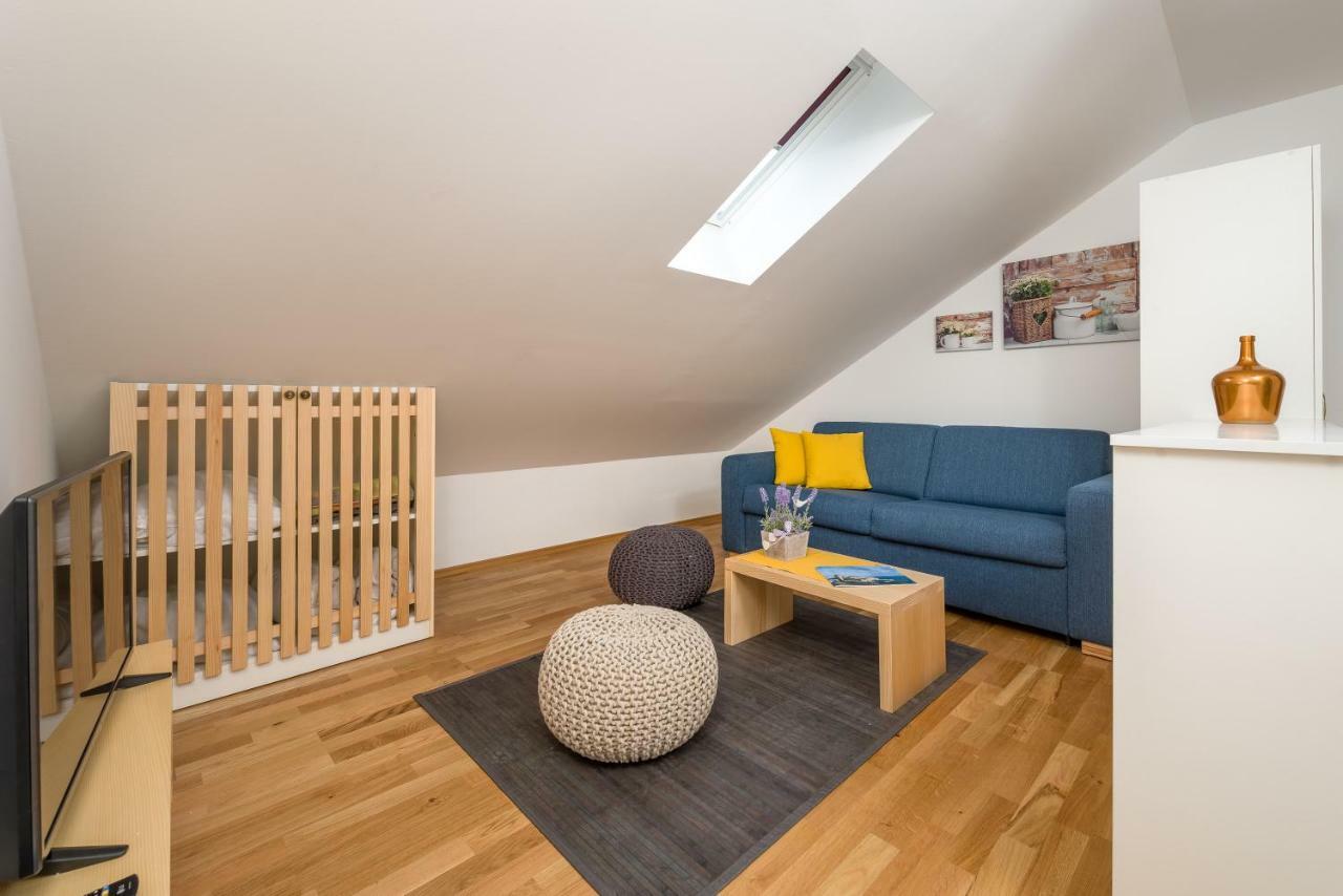 Apartments Kapo Kaštela Εξωτερικό φωτογραφία